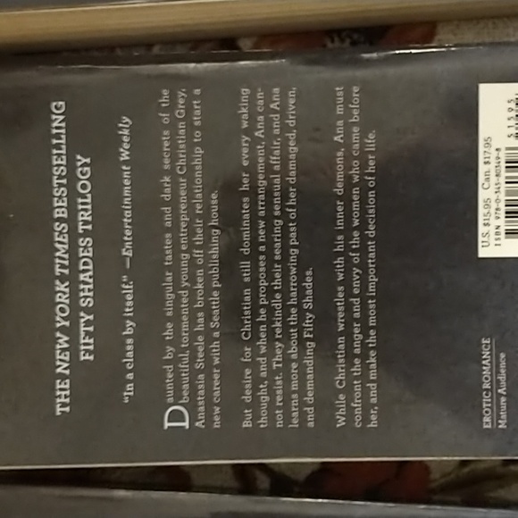 Fifty shades of grey trilogy - Picture 6 of 8